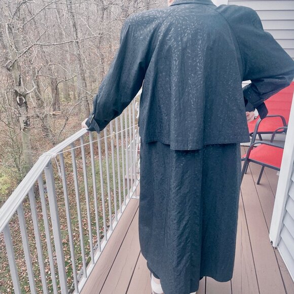 Vintage Caped Goth Trench coat - Picture 7 of 8
